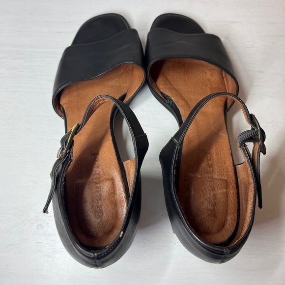 Beautifeel Black Leather Block Heel Stuart Toe Sandal - Picture 8 of 9